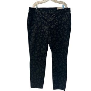Chico's secret stretch jeggings black animal print NWT size 3.5R 18R